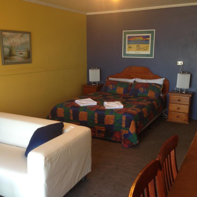 Waltzing Matilda Motel Margate Room photo